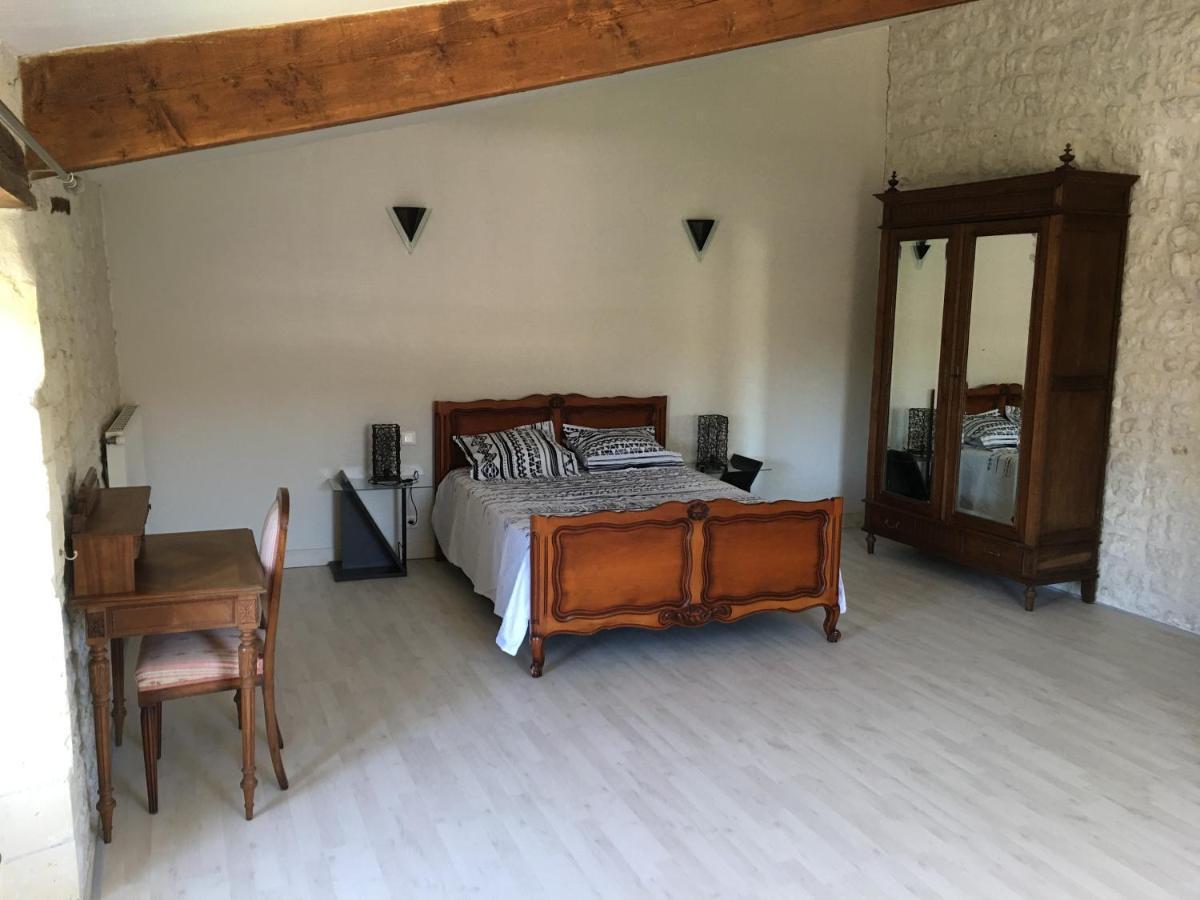 Le Cheval Noir Vakantiehuis Rouillac (Charente)